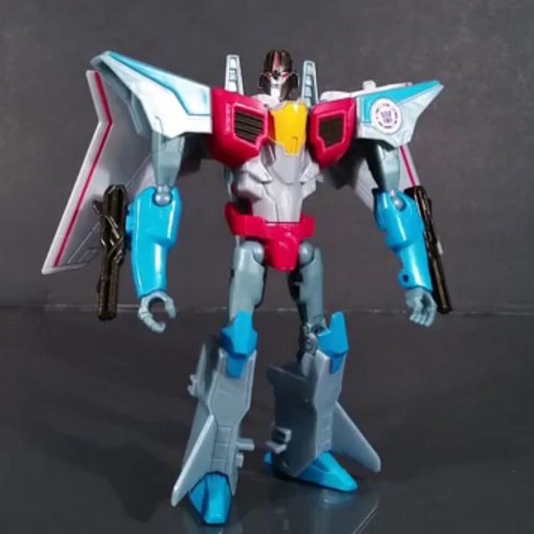 Robots In Disguise Warrior Class Starscream Review From Clash Of The Transformers (1 of 1)